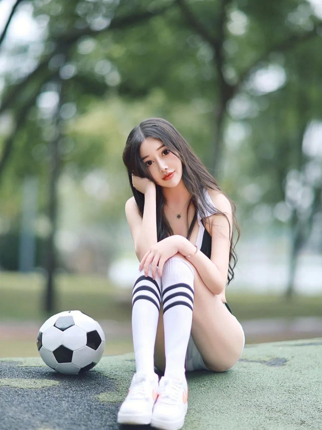 江南体育登录入口-火爆的足球赛场上，女选手由劲爆表现的简单介绍